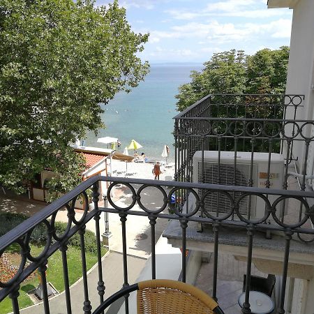 Apartments Zlatko Delic Ika Luaran gambar