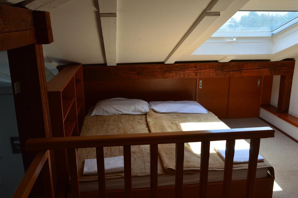 Apartments Zlatko Delic Ika Luaran gambar