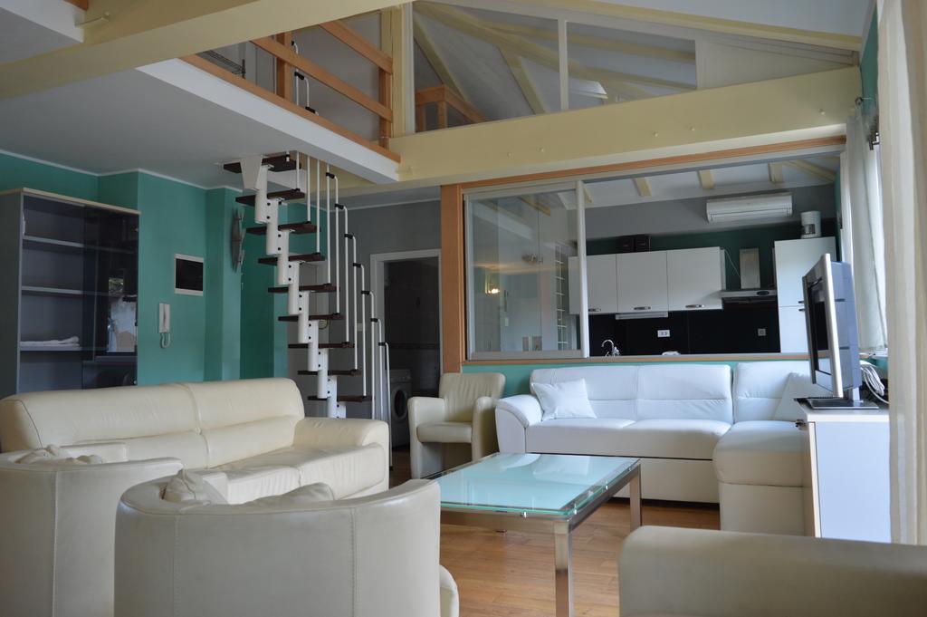Apartments Zlatko Delic Ika Luaran gambar