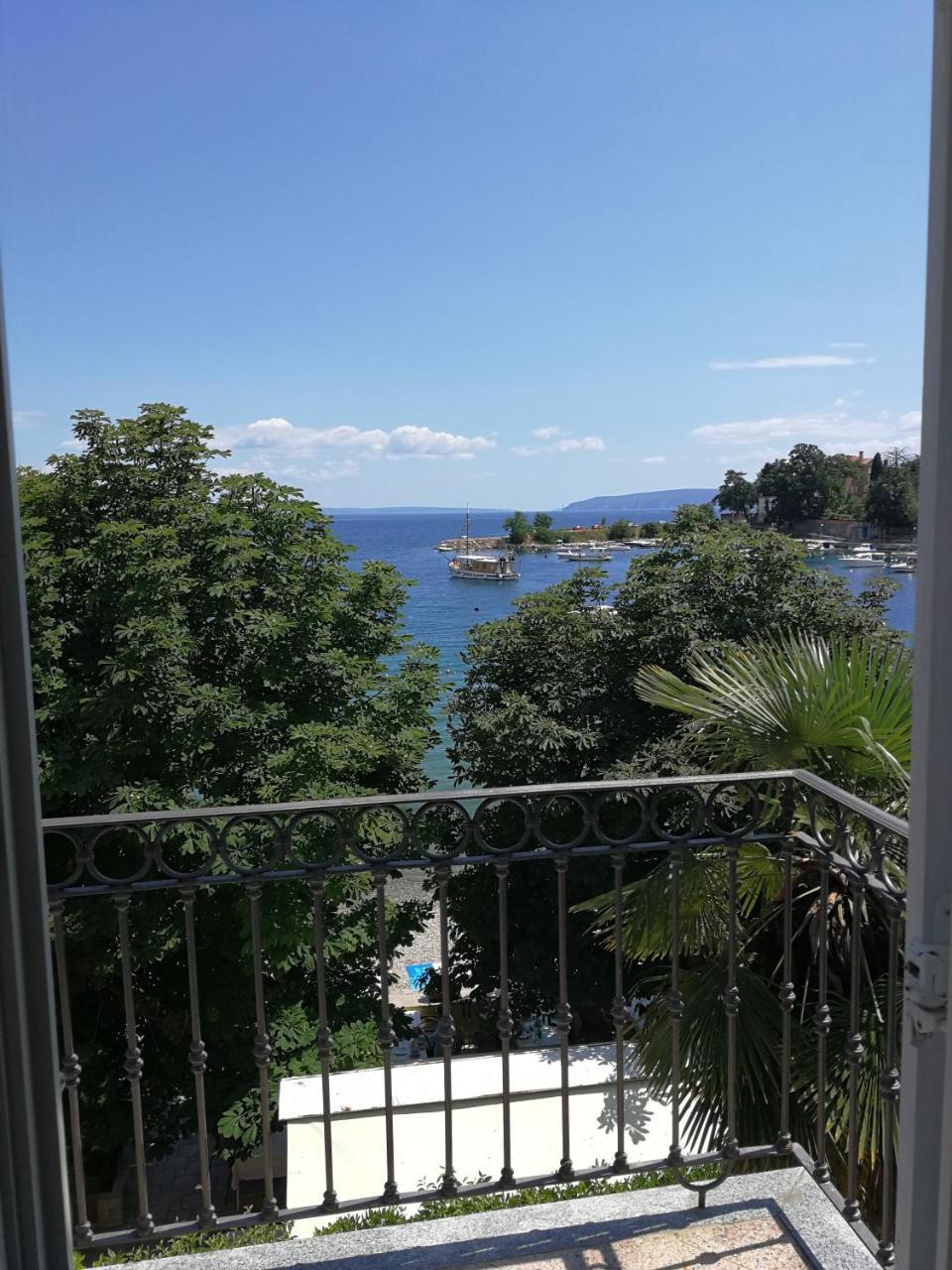 Apartments Zlatko Delic Ika Luaran gambar