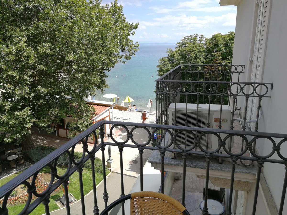 Apartments Zlatko Delic Ika Luaran gambar