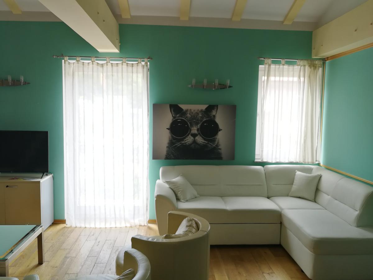 Apartments Zlatko Delic Ika Luaran gambar